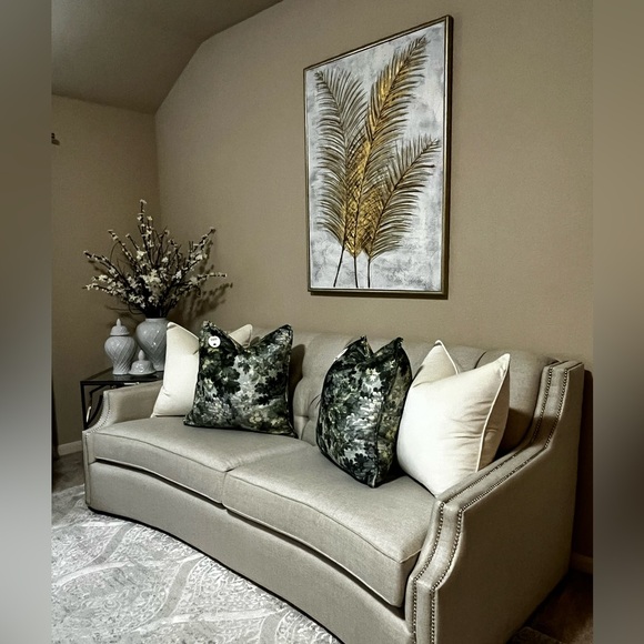 1-NWT CALLISTO HOME VELVET FLORAL DESIGN DECORATIVE PILLOW - Picture 5 of 13